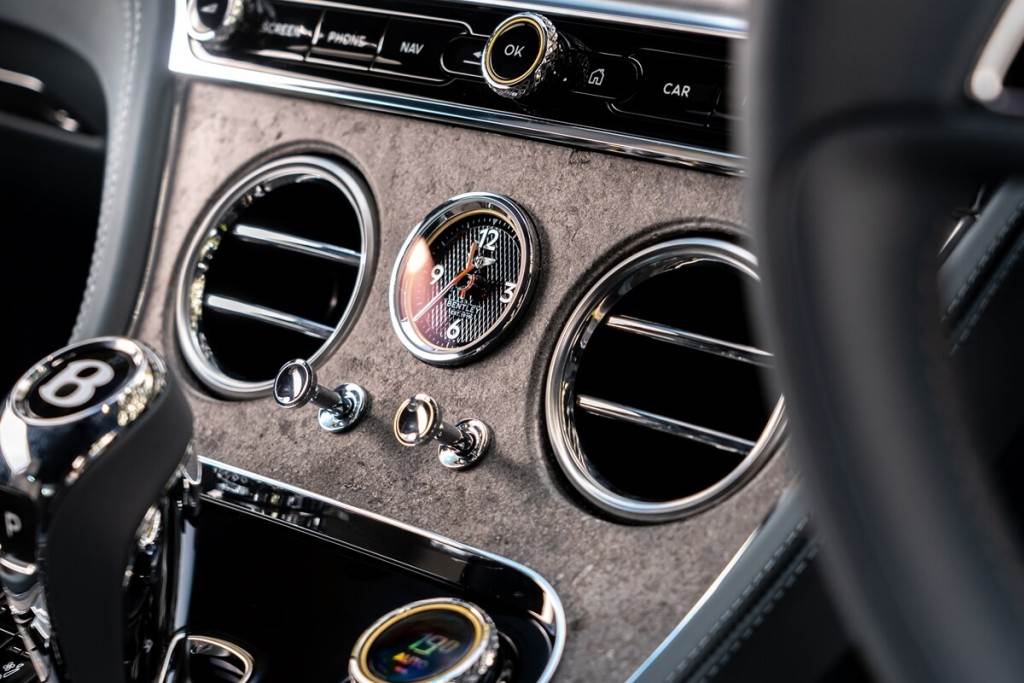 Bentley展示5000種各式車內飾板的幾項示例 石頭也能打造成飾板並兼顧輕量化需求