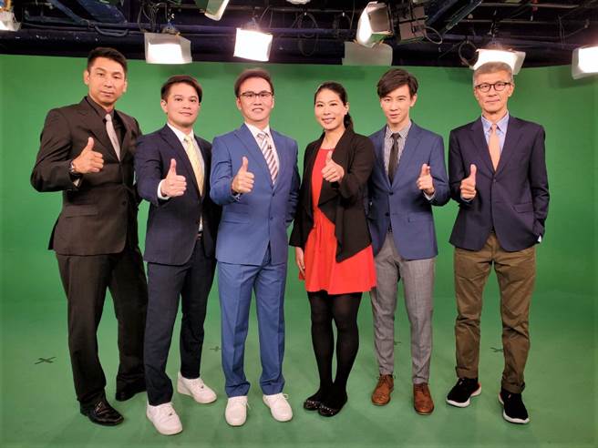 東森超視專業主播、球評首度亮相（左起）賈凡、楊正磊、丁元凱、馬怡鴻、王博麟、李亦伸。（東森超視提供）