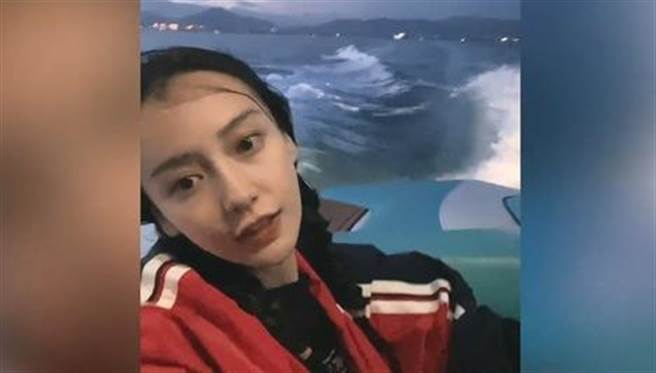 Angelababy脱妆看起来还是十分清纯。（图/翻摄自微博）