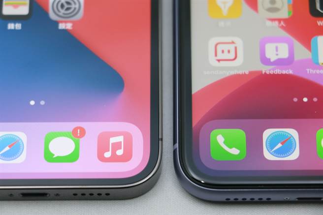 iPhone 12 Pro（左）與iPhone 11 邊框對比。（黃慧雯攝）