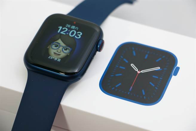 Apple Watch Series 6正面。（黄慧雯摄）
