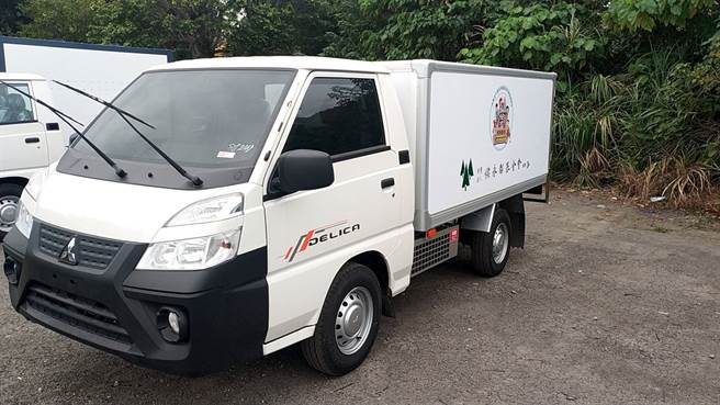 侯永都基金会捐赠的食物冷藏冷冻车。（方荷生提供／廖德修台北传真）