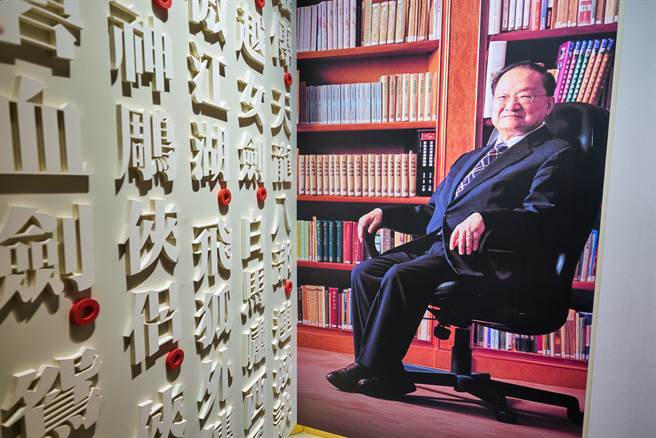 金庸是武侠小说的泰斗，创作了多部脍炙人口的作品。(示意图／达志影像)
