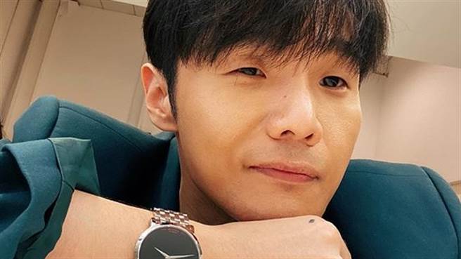 李荣浩「180cm被拍成130cm」超爆笑55身穿搭网疯传