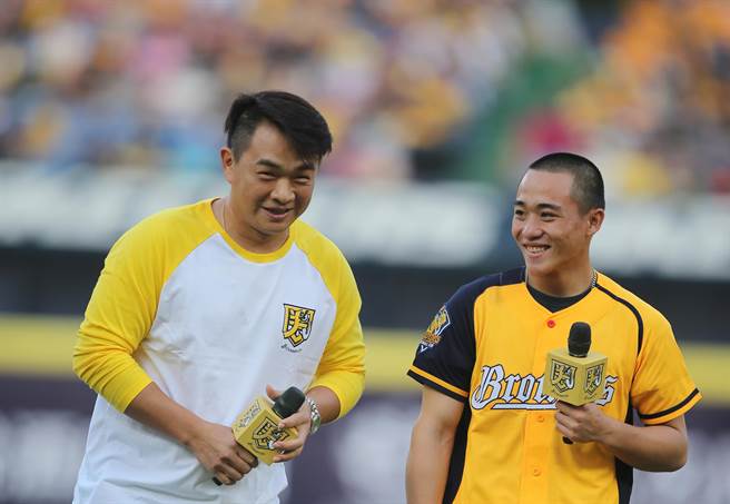 彭政閔（左）。（資料照／黃國峰攝）