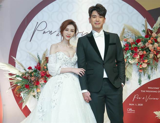 潘逸安与老婆Vivian尽在台北补办婚宴。（粘耿豪摄）