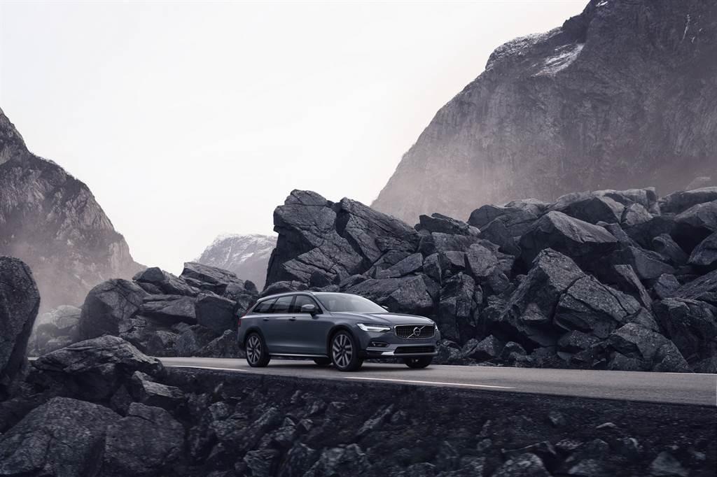 259萬單一規格，小改款 Volvo V90 Cross Country B5 Momentum 正式上市