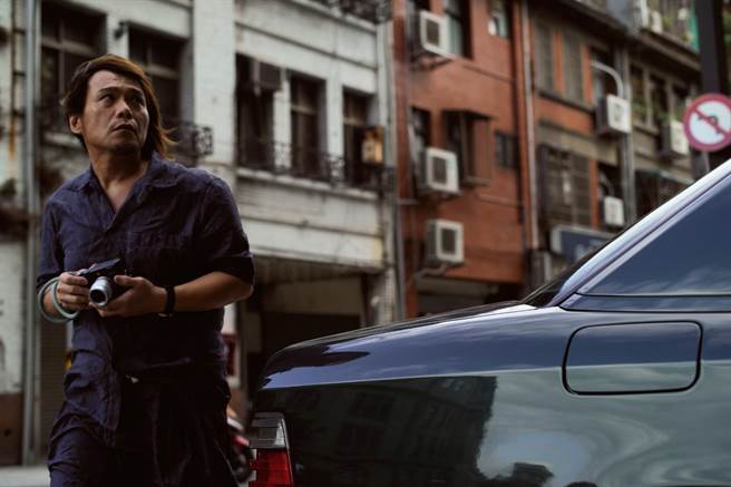 伍佰即將啟動「今夜伍佰9」演唱會，以及推出最新的攝影書《伍佰·滑雪場》。（徠卡相機提供）