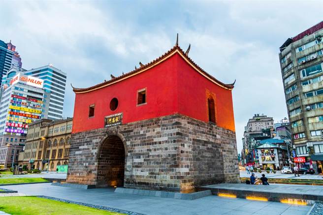 北门（承恩门）是台北建城的标志性建筑，落成于清治光绪十年，也是北市仅存不多的清代建筑之一。（示意图／达志影像）