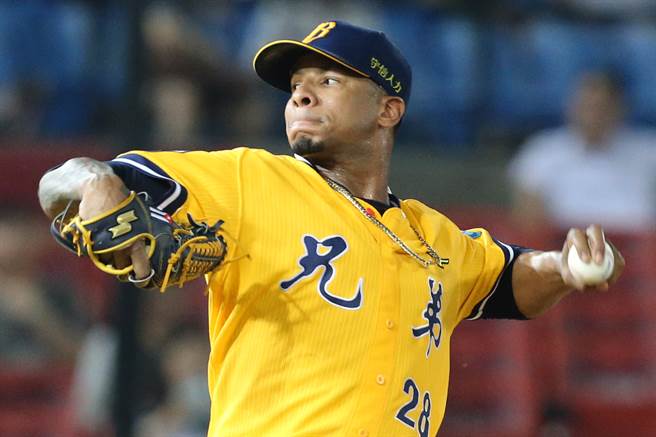 中信兄弟先发投手米兰达明年可能前往韩职。（资料照／陈麒全摄）