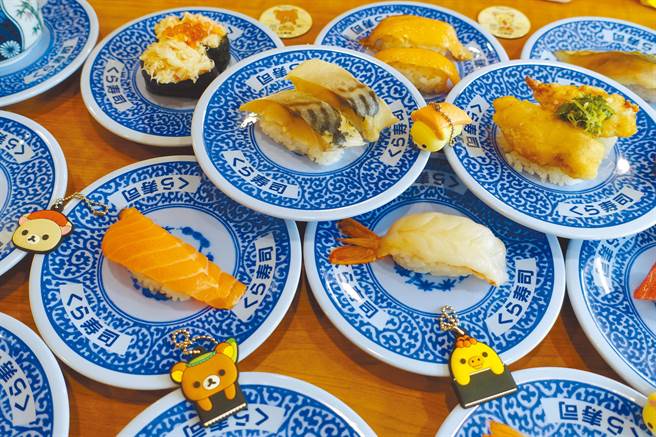 连锁寿司品牌藏寿司时常推出期间限定款各式人气寿司。（黄采薇摄）