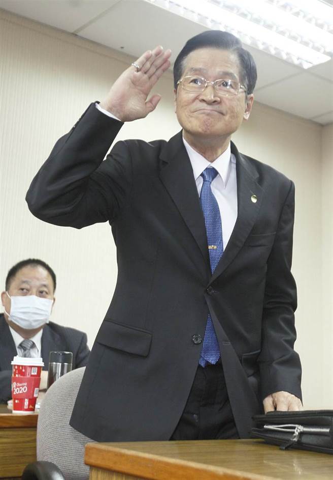 美國國務院於美東時間11月3日宣布同意出售台灣4架MQ-9無人機，國防部長嚴德發（如圖）4日在立去院表示，針對美方台灣關係法、6項保障，持續供售防衛性能武器，強化聯合情監偵、自我防衛能力展現、提升戰力，對台海區域和平穩定有一定幫助，對此表達感謝。（張鎧乙攝）