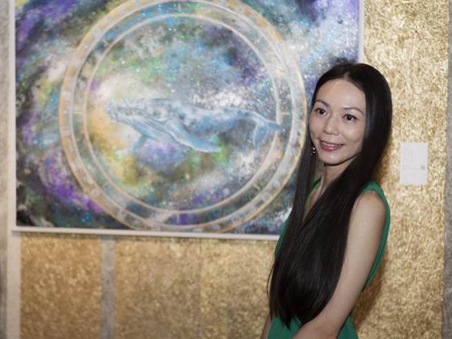 （为唤起更多人重视环保，天成文旅-华山町请到新锐艺术家蔡沛珊展示创作。图／天成饭店集团提供）