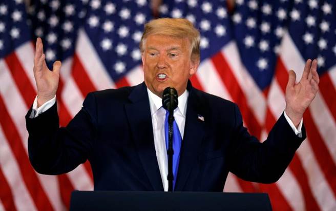 美国总统川普4日在白宫自称当选，并指选举出现舞弊状况，要求停止所有计票，并要最高法院主持公道。（路透）