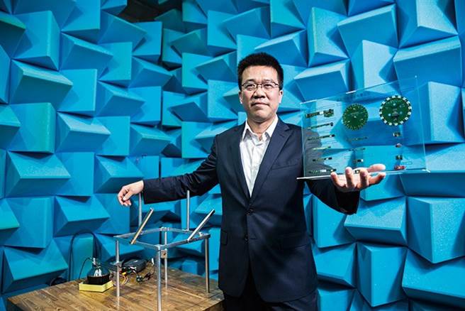 钰太MEMS双跨PS5、TWS，成长动能强劲。图为钰太董事长邱景宏。（摄影／陈弘岱）