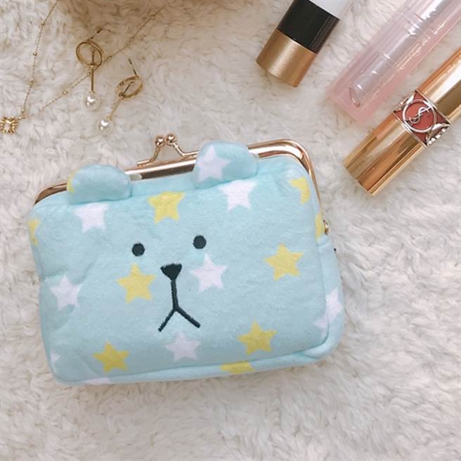 宇宙人口金零钱包可爱又方便。（图／品牌提供）