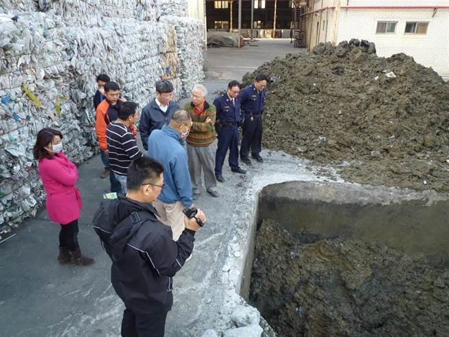 彰化县环保局在2017年查获台新环保公司当年堆放有毒废弃物。（资料照片／吴敏菁彰化传真）