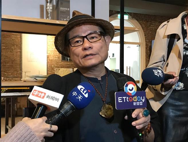 许效舜受访聊参选基隆市长规划。（林淑娟摄）