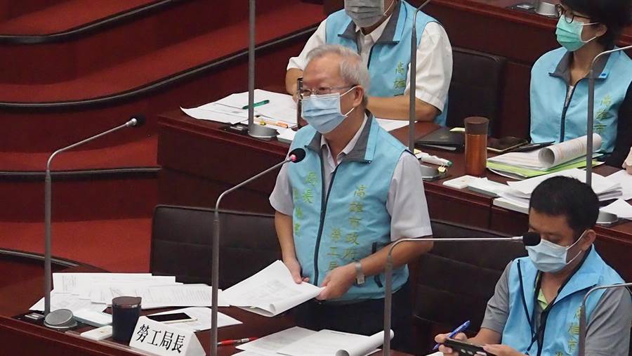 高巿府勞工局長李煥熏5日在議會答詢。（曹明正攝）