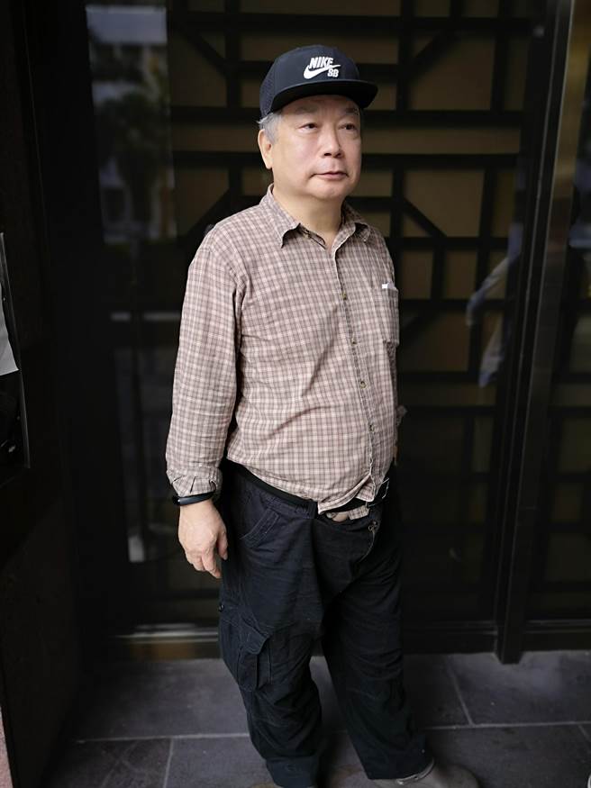 空中美语公司负责人胥宏达与麦奇公司间有商标纠纷，前年他在台北律师公会召开记者会，批评对方滥讼等，检方依公然侮辱罪将他起诉，台湾高等法院维持一审判决，认定他就可受公评之事发表言论，判他无罪确定。（黄捷摄）