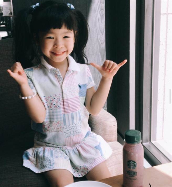 蓝钧天女儿Riley今年4岁，可爱活泼遗传爸妈优良基因。（翻摄IG）
