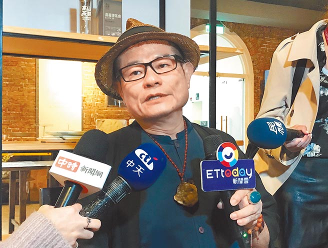 许效舜昨出席活动推广阿里山高山茶，被问及澎恰恰遭恐吓讨债后现况。（林淑娟摄）