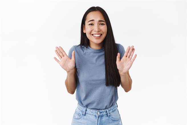 親戚問「薪水多少」怎麼答？過來人曝超猛4字箴言。(示意圖/達志影像)