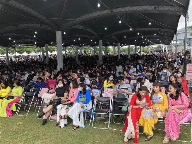 活动吸引近万新住民参加。(李俊淇摄)