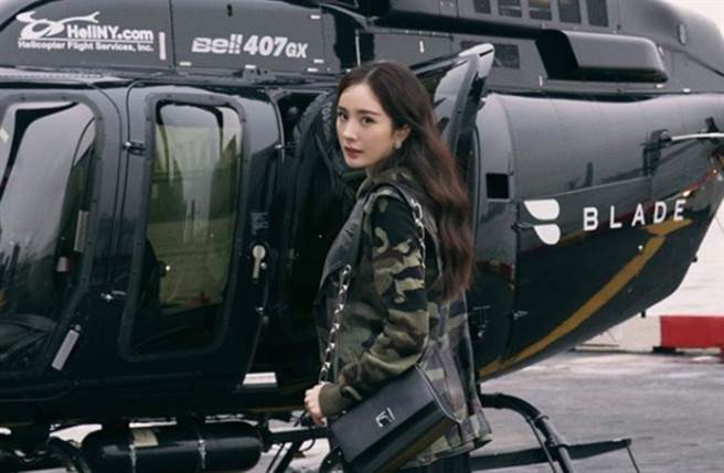 杨幂出场率最高靴款公开 中筒厚底是秋冬大势（图／IG@yangmimimi912）