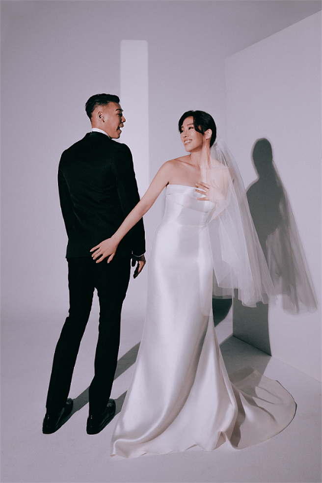 KIMIKO与王家玄拍摄甜蜜婚纱照。（星予公关提供）