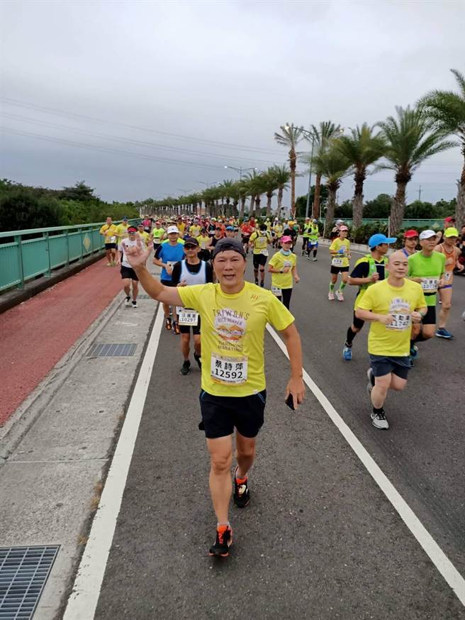 蔡诗萍参加田中马拉松，完成人生第十一个全马。（蔡诗萍提供）