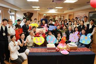 台中慈濟護家住民慶百歲 家人感恩捐款再植福