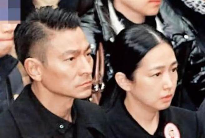 2009年两人才首度公开恋情。(图/翻摄自微博)