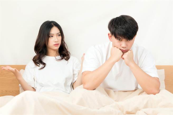 巨蟹座、射手座、處女座、雙子座、白羊座的男人最可能是愛逃避問題的縮頭龜。（示意圖／shutterstock提供）