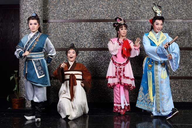 《武松与潘金莲》由新生代演员李郁真、姜琬宜、吴米娜及王婕菱主演。(明华园总团提供)