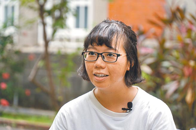 第七屆移民工文學獎首獎〈殯儀館前鳥叫聲〉由來自越南的新移民武豔秋創作。（移民工文學獎提供）