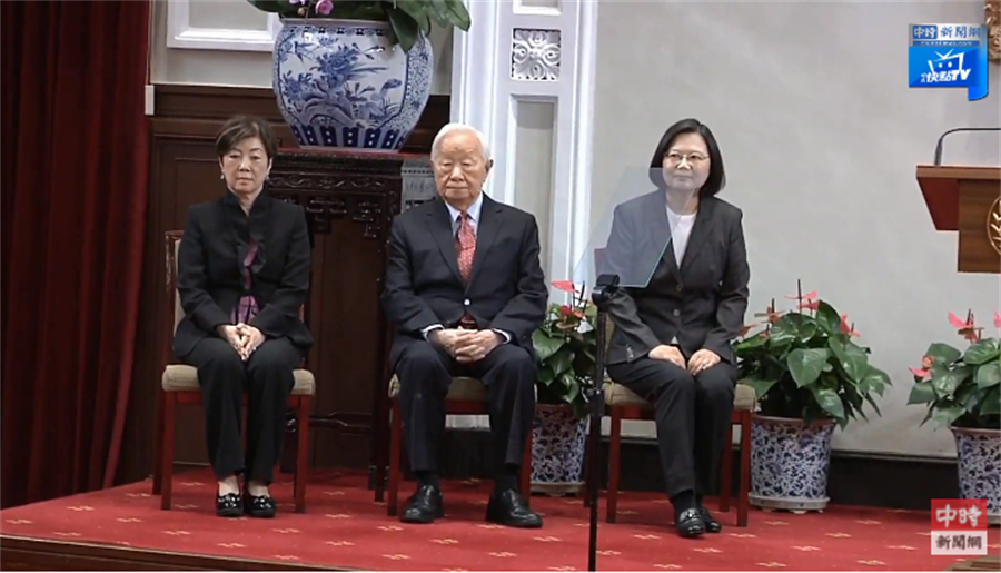 Zhang Zhongmou (center) took over from this APEC summit, and the presidential palace came forward to explain.