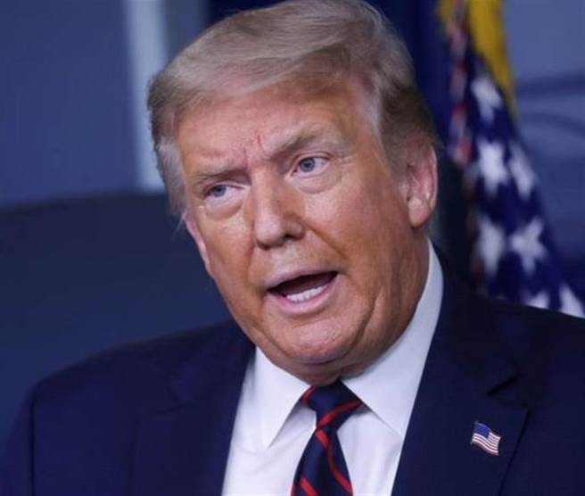 美国总统川普在白宫发表谈话的神情。（图/路透）