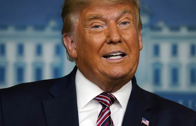 美国总统川普11月5日在白宫发表谈话的神情。（美联社）