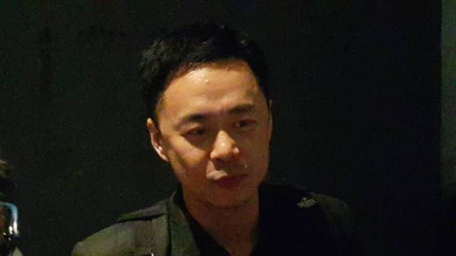 张承中对感情新进度笑而不答。（吴维书摄）