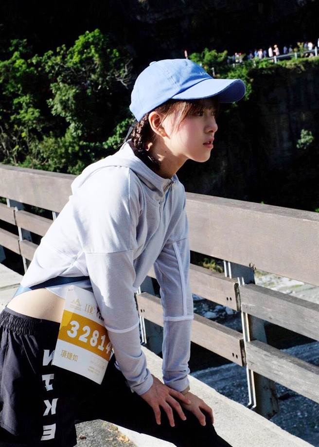 项婕如挑战太鲁阁马拉松12K，初始全力以6分速衝刺。（群星瑞智提供）