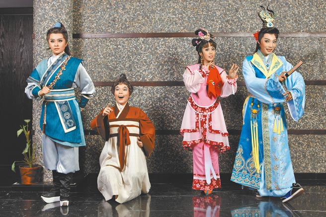 大地华园大戏《武松与潘金莲》，由明华园总团青年军担纲演出。（明华园总团提供）