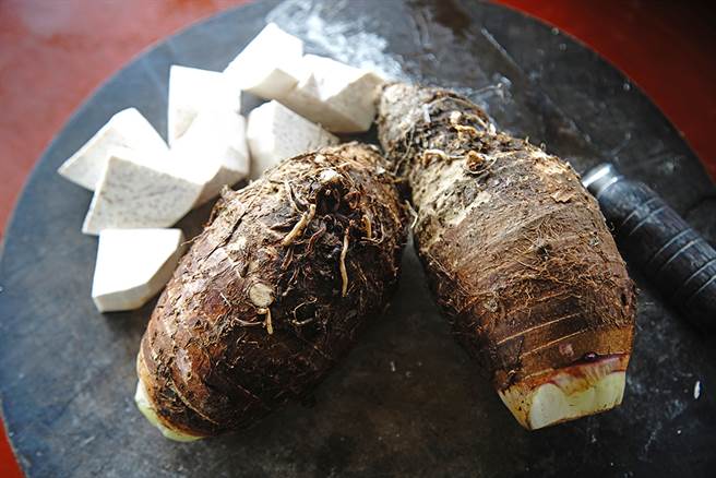 旱作的甲仙山芋头一年仅一收，产量稀有，建议到甲仙当地来品尝。（摄影/曾信耀）