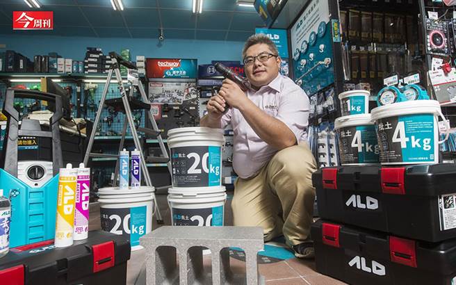 电钻、油漆卖到股价破百元！这家公司如何靠「3个颠覆」　从中盘商跃升五金通路王(图/陈弘岱摄)