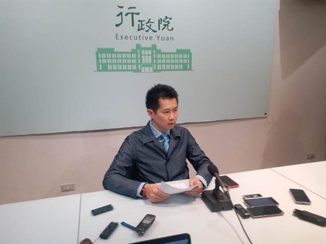 丁怡铭下午出面向牛肉麵业者致歉(张理国摄)