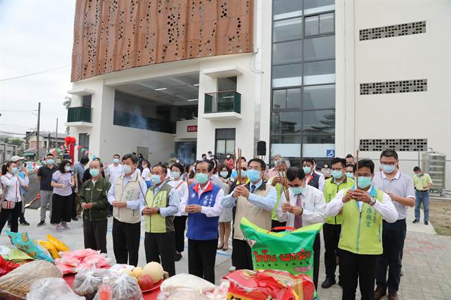 台南市麻豆国小兴建新中央厨房，12日举行动土暨祈福典礼。（台南市政府提供／刘秀芬台南传真）