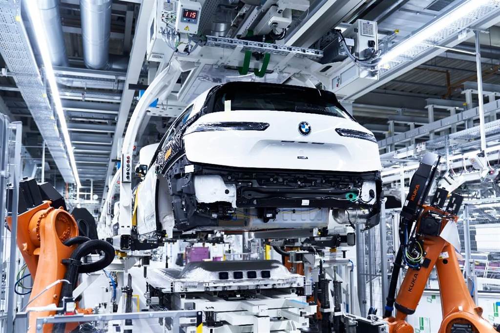 iNEXT概念進一步實現！BMW首款新車型iX 具備5G傳輸能力