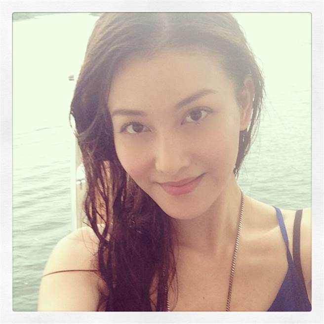 李彩华2011年在陆剧《回家的诱惑》饰演反派艾莉，让她人气攀升。(取自李彩华IG)