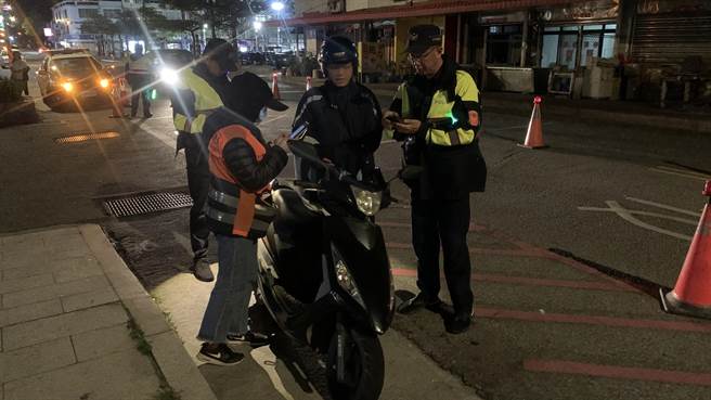 金門最近出現飆車亂象，金湖分局昨（12）日起連4天擴大攔檢。（警方提供）