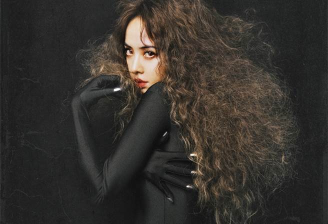 蔡依林分享演唱会Ugly Beauty激烈唱跳也不脱妆的秘诀。（图／品牌提供）